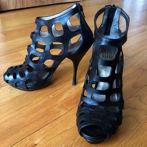 Pelle Moda KAMMI Black Calf Leather Stiletto Heels Bootie Size 7M